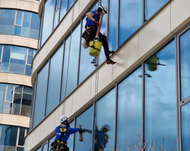 Glasreinigung in Essen — Beban Clean Gebäudereinigung